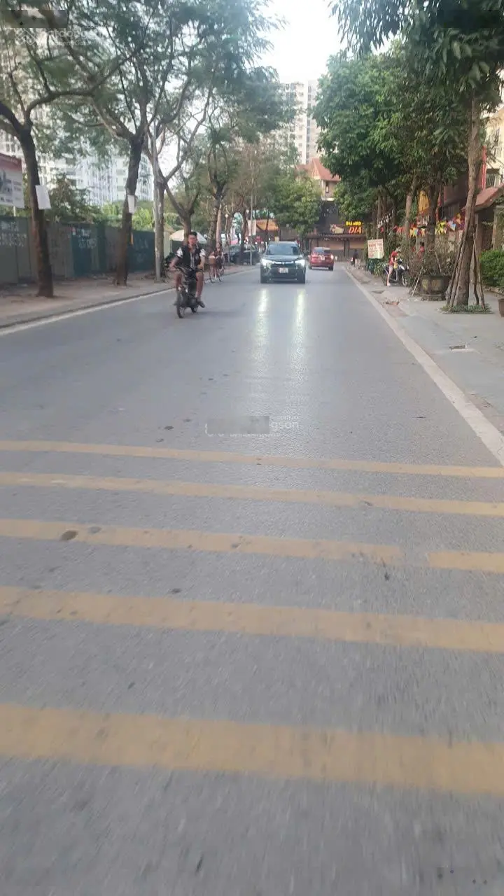 Bán đất tặng nhà Bằng Liệt-Hoàng Mai, ô tô vào nhà, giá cực chất 10,6tỷ, diện tích 48 m2 hàng hot