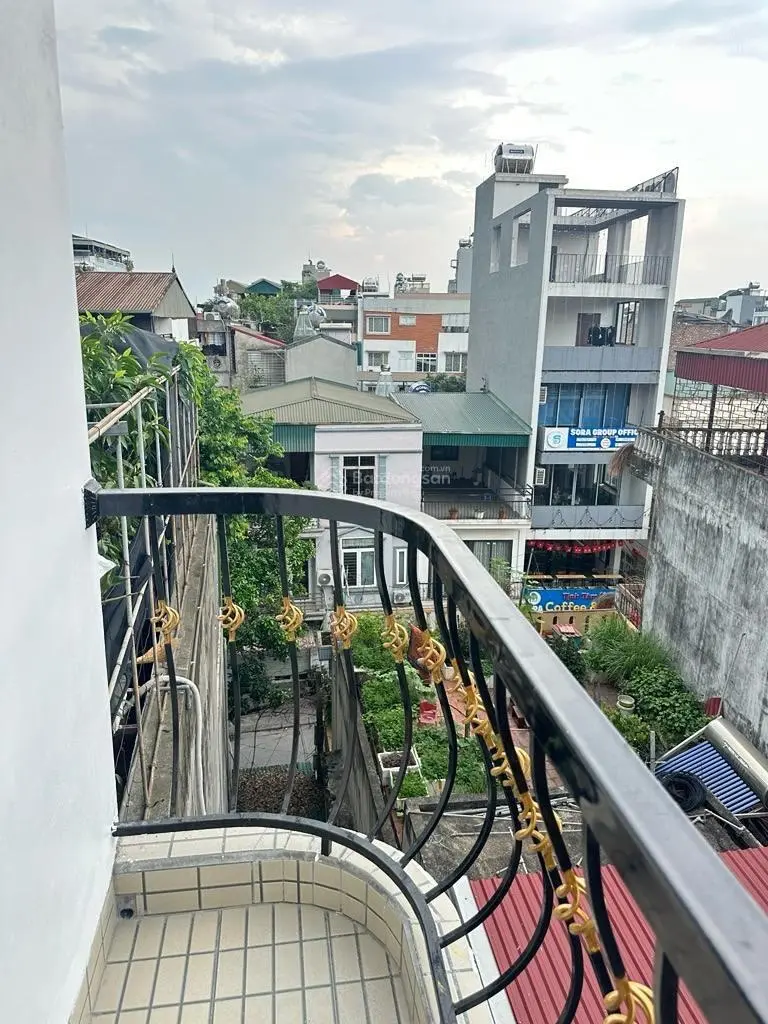 Bán nhà ngọc lâm 8 tầng ngõ rộng 10m, thang máy, nội thất cao cấp 10.9 tỷ
