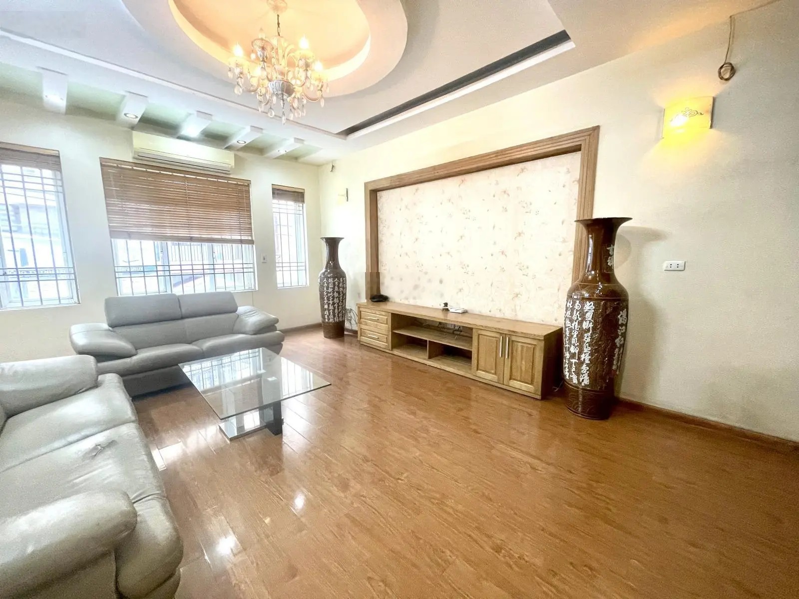 Hiếm! Mặt phố Cù Chính Lan, kinh doanh, 2 ô tô tránh, nhà đẹp, gara, ô chờ thang máy, 76m*5T