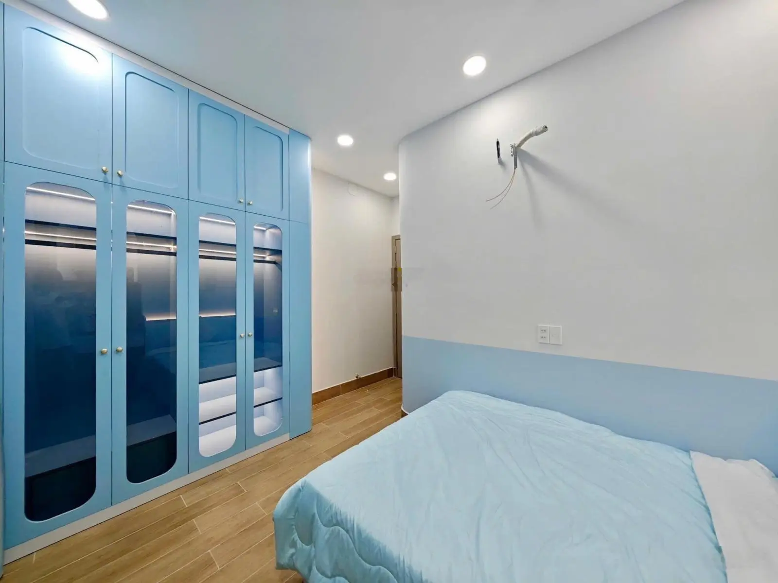 Bán nhà riêng đường Cầm Bá Thước Giá 2tỷ5, Phú Nhuận DT 80m2, 4 PN, 3 PT - SHR