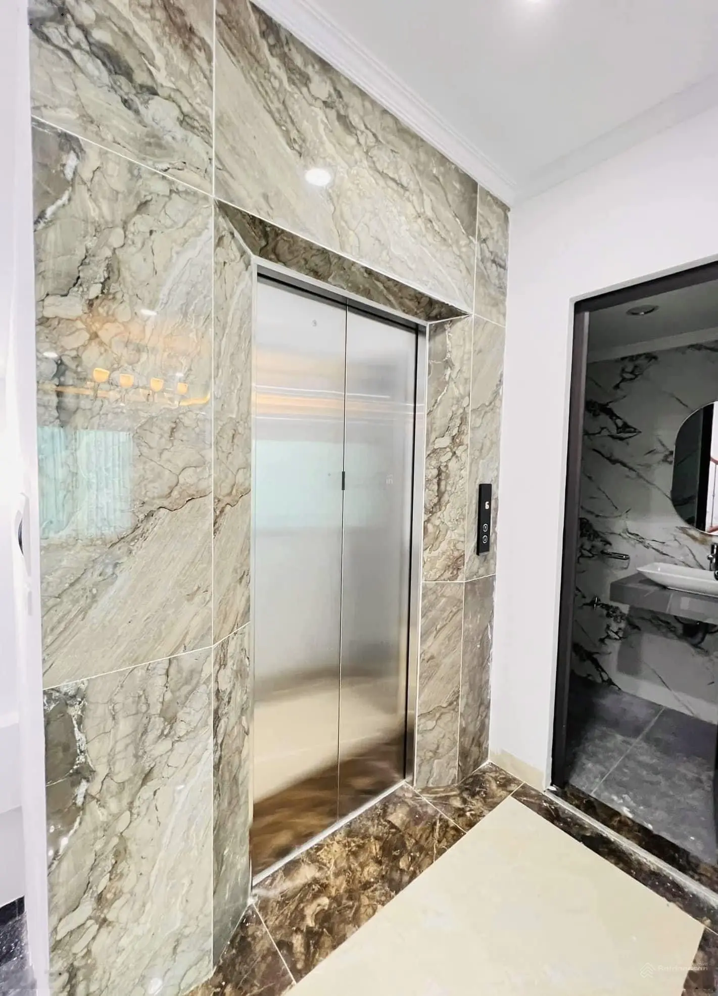 Bán nhà Phố Chính Kinh 40m2 6 Tầng Thang Máy Ngõ 3M 20M Ra Phố Quan Nhân Nhà Xây Mới Giá Chỉ 8 Tỷ