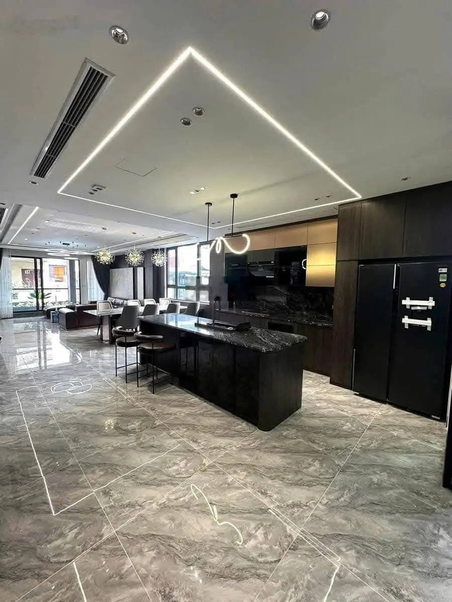 Mảnh đất phân lô đt Ngọc Thụy - Long Biên. DT: 80m2 - MT 5,6m. Giá 2x tỷ. LH: 0765505555
