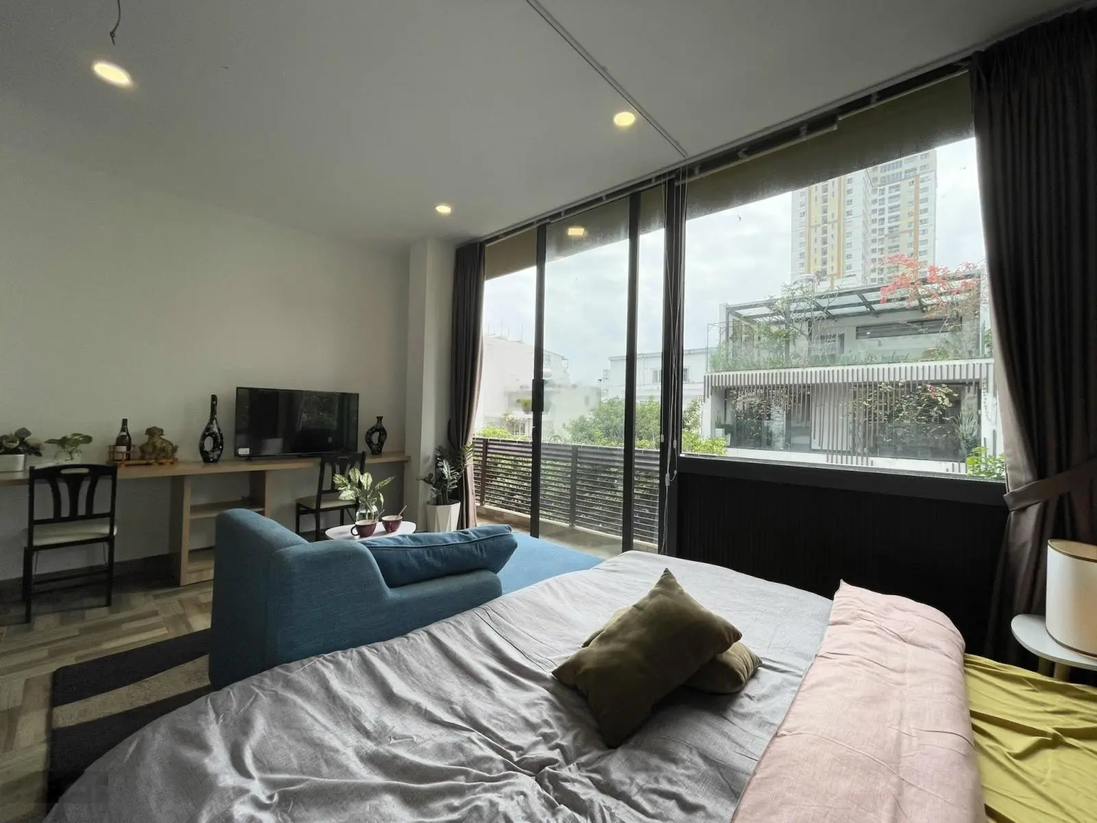 57 tỷ - doanh thu 300 triệu/tháng. Bán tòa nhà CHDV - Thảo Điền. DT: 8.5 x 27m - hầm 5 tầng