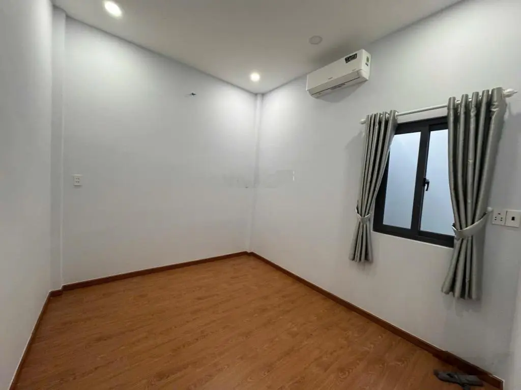 Nhà mới 2 lầu hẻm xe hơi vào nhà 5x12 bán 5.5 tỷ đường Liên Khu 10-11 gần Phan Anh