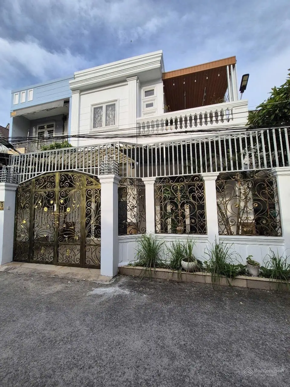 Bán gấp Biệt Thự 150m2, 4PN, 3WC, giá 10,5 tỷ tại Nguyễn Thị Nhuần, An Phú Đông, Q12, HCM