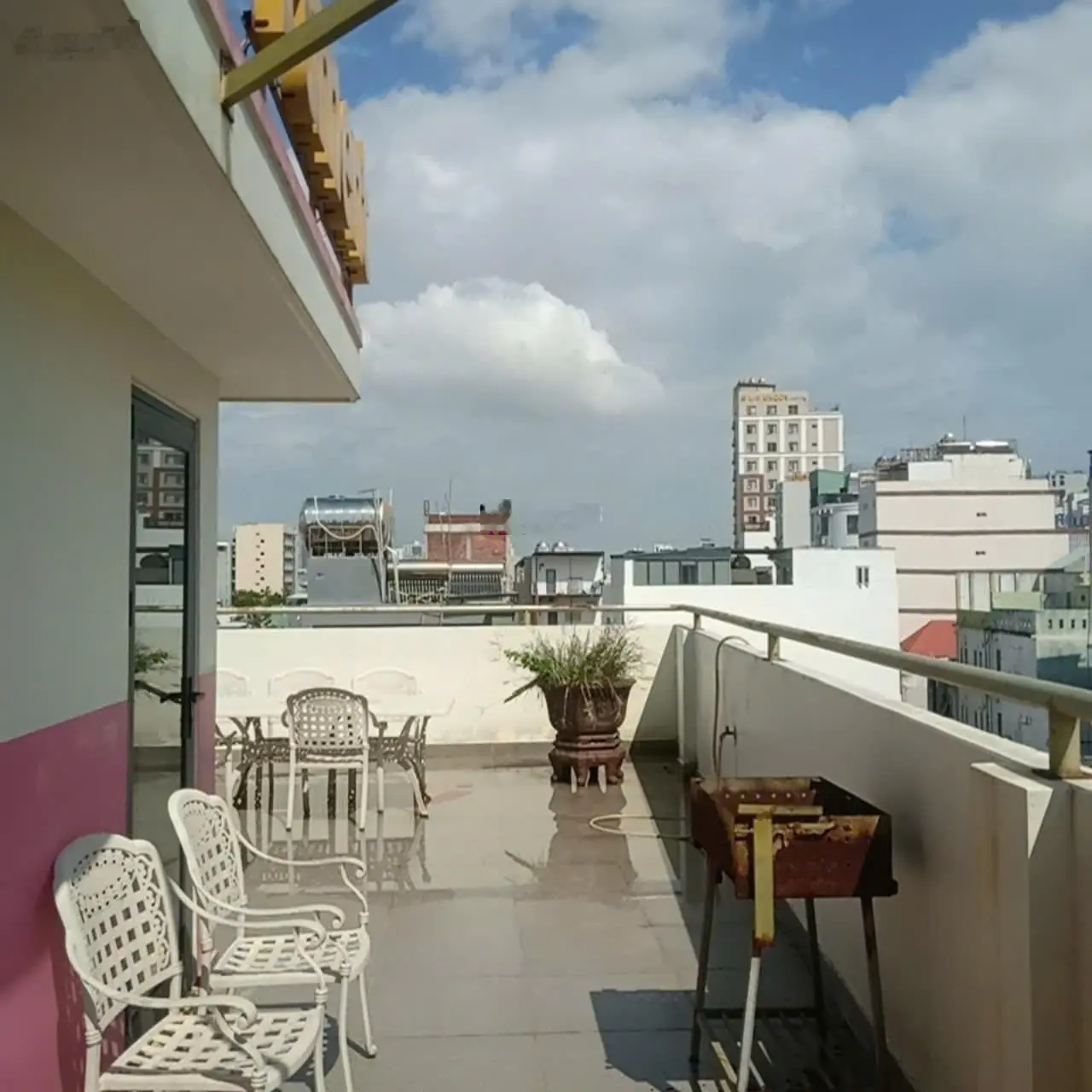 Cần bán tòa căn hộ sát biển Mỹ Khê, Ngũ Hành Sơn 116m2 dòng tiền 60 triệu/tháng