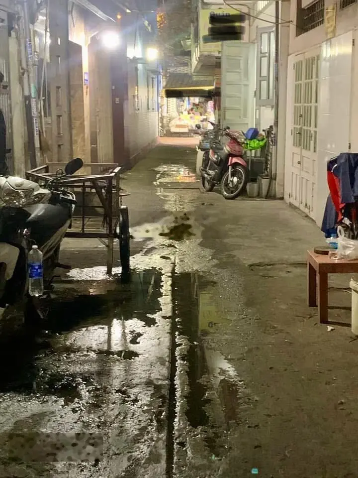 Nhà 3 tầng Tân Bình - Bùi Thế Mỹ - P. 10 chỉ hơn 3 tỷ ngang 5,6m dài 4,4m cách vài căn ra mặt tiền