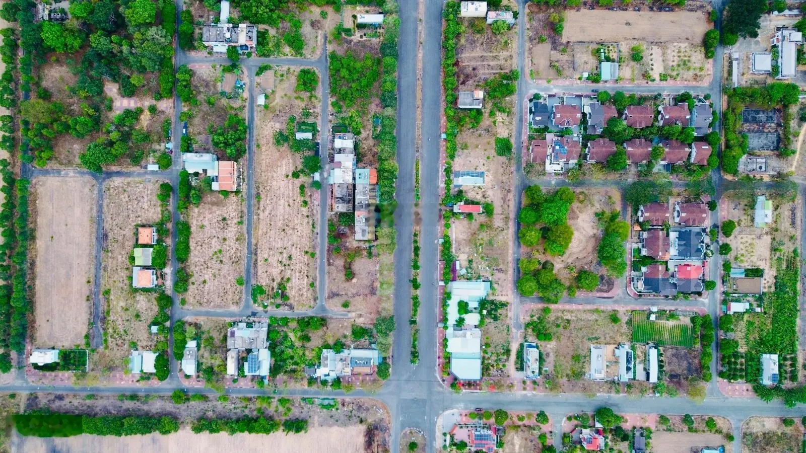 Cần bán nhanh lô đất mặt đường 35m(D1)125m2 trong dự án HUD, gần ngã 4 Lê Hồng Phong(53m) & D1(35m)