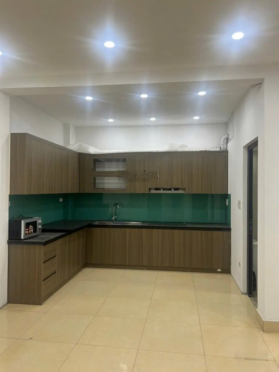 Bán nhà phố Tứ Liên, Tây Hồ, 1 nhà ra mặt phố, thang máy, DT 80m2* 5 tầng* giá 16tỷ