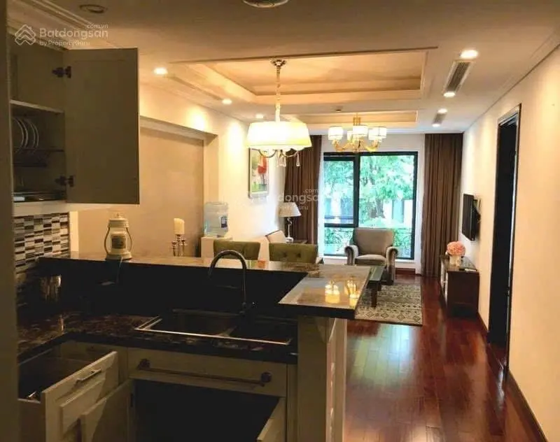 bán nhà phố duy tán cầu giấy , 100m2 4 tầng , mặt tiền 4m , đường 10 mét , kinh doanh đỉnh , 39 tỷ