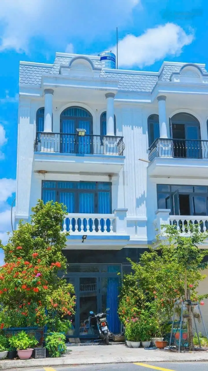 Cặp shophouse trục đường chính Thăng Long Central City sổ sẵn kinh doanh ngay. LH: 0928687878