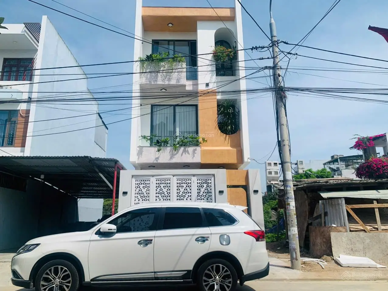 Siêu phẩm 3 tầng Phú Thạnh 10, Hòa Minh, Liên Chiểu gần Biển | Có gara ô tô, Full nội thất xịn xò