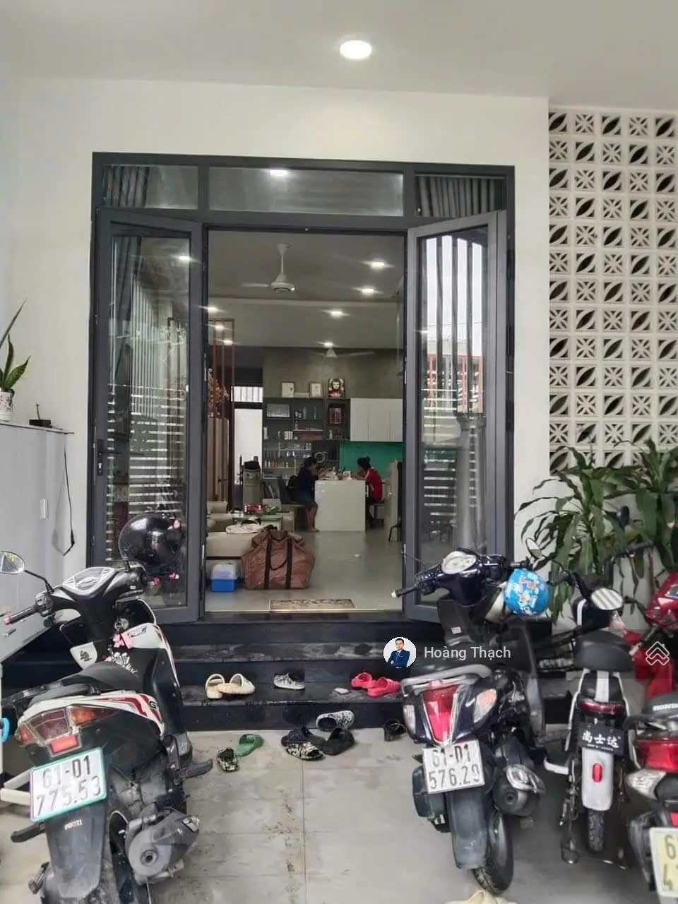 Bán nhà 1 trệt 1 lầu + trên có sân thượng gần chợ Dĩ An 1 đang kinh doanh spa
