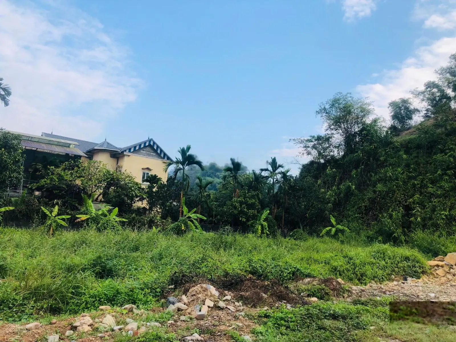 cần bán gấp lô đất siêu rẻ. Siêu tiềm năng. Đầu TP Hòa Bình. Giai đoạn 2 lô đất sẽ ra mặt đường