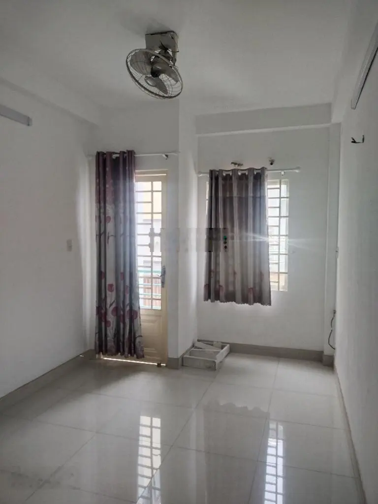 CHỈ 5,7 TỶ NHÀ 5 TẦNG ,25M2,NGANG 3 dài 8, GẦN MẶT TIỀN NGUYỄN TRÃI QUẬN 5