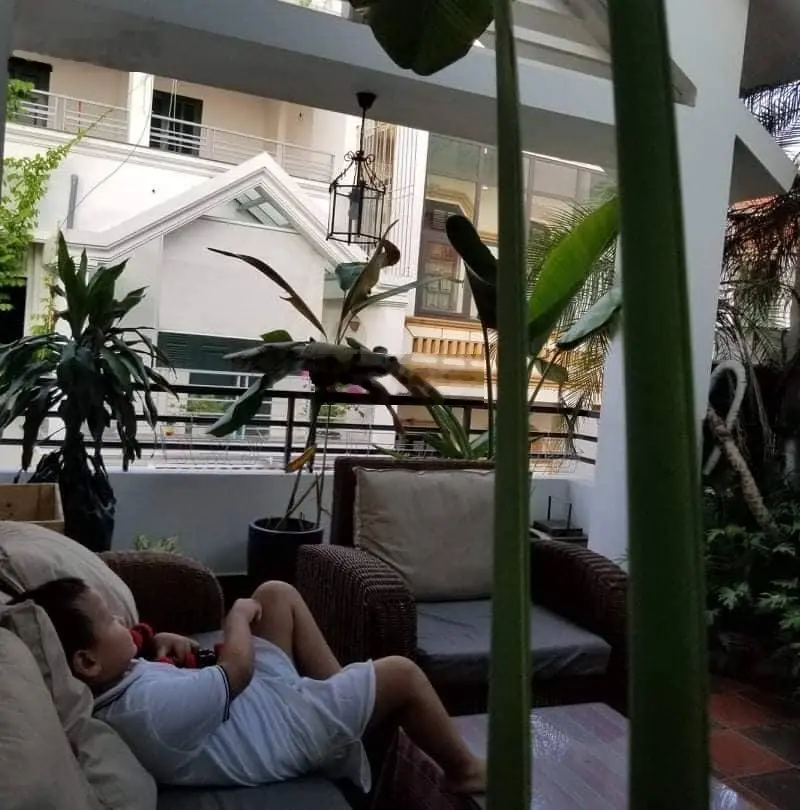 Bán nhà p/lô 2 ô tô tránh quận Tây Hồ 90m2 4T MT 8m lô góc view Hồ Tây 31,5 tỷ Âu Cơ