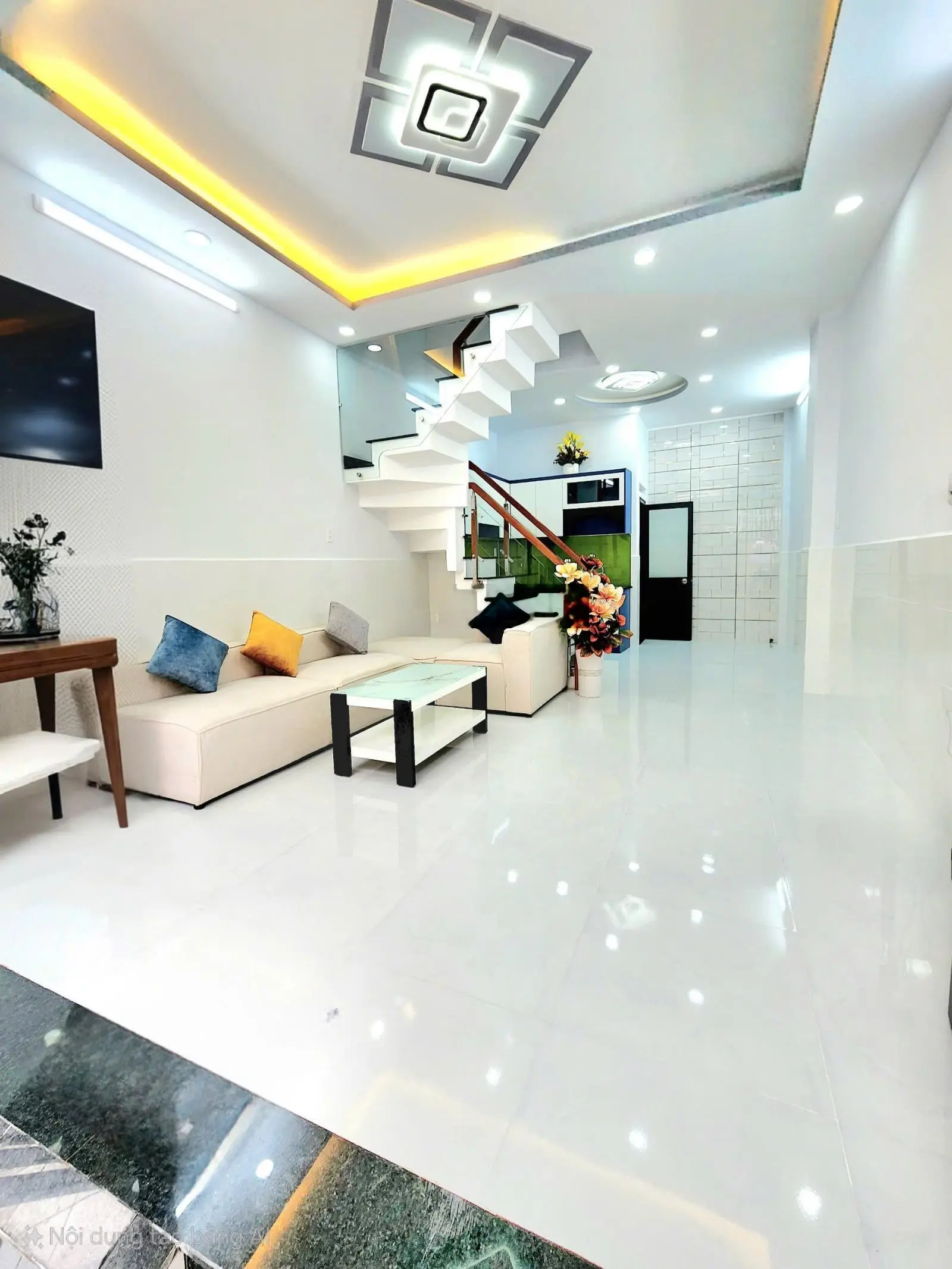 Nhà đường 9m kinh doanh, nhà mới 100 %