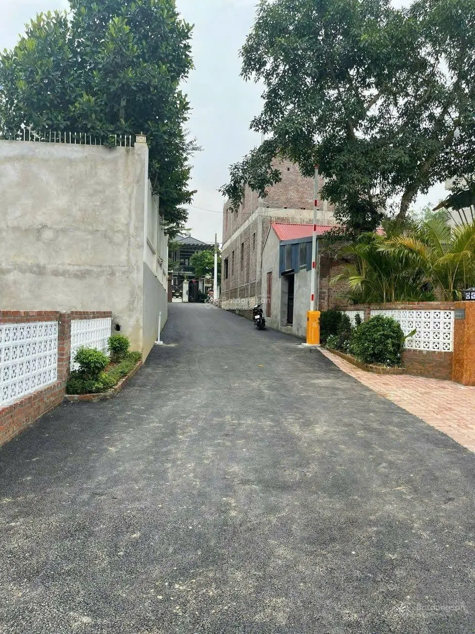 Cần bán gấp lô đất 125m2 mặt tiền hơn 12m và nằm cạnh Quốc Lộ 21 giá rẻ hơn thị trường 4 giá