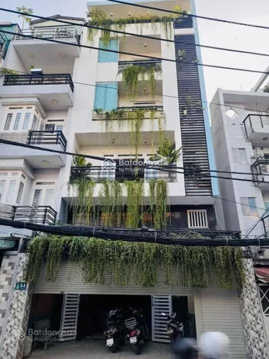 Bán nhà 2 lầu mặt tiền Ni Sư Huỳnh Liên P10 giá chỉ 11,5 tỷ, Q Tân Bình