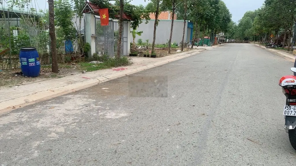 cần bán gấp lô 5b2 mỹ phước 4, ngay góc, xác ql13 đường thông