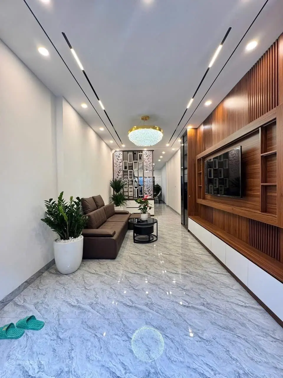 Bán nhà thạch bàn - trung tâm - gần aeon - 41m - 6 tầng - ô tô vào nhà - nhinh 6 tỷ