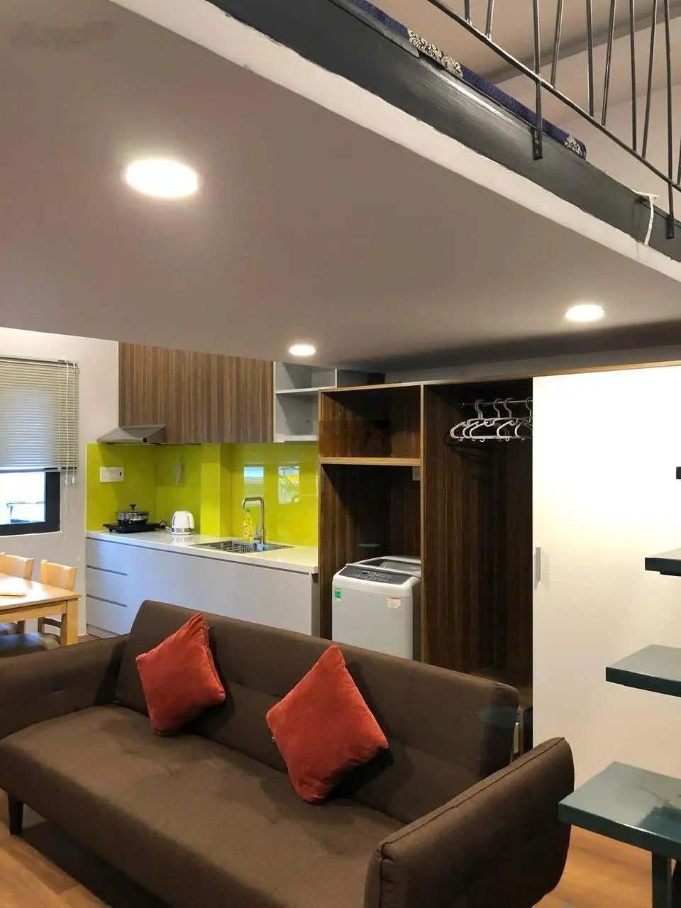 Tổng hợp nhà MT Hoàng Hoa Thám hướng Đông. DT: 89.5m2, ngang 4.5m ngay gần Vincom, giá 26.5 tỷ