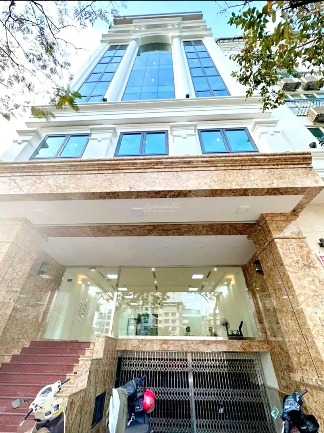 34 tỷ có nhà mặt phố Nguyễn Khang 75m2 8T MT6m vỉa hè 3 làn ôtô chạy. phù hợp với ở và kinh doanh