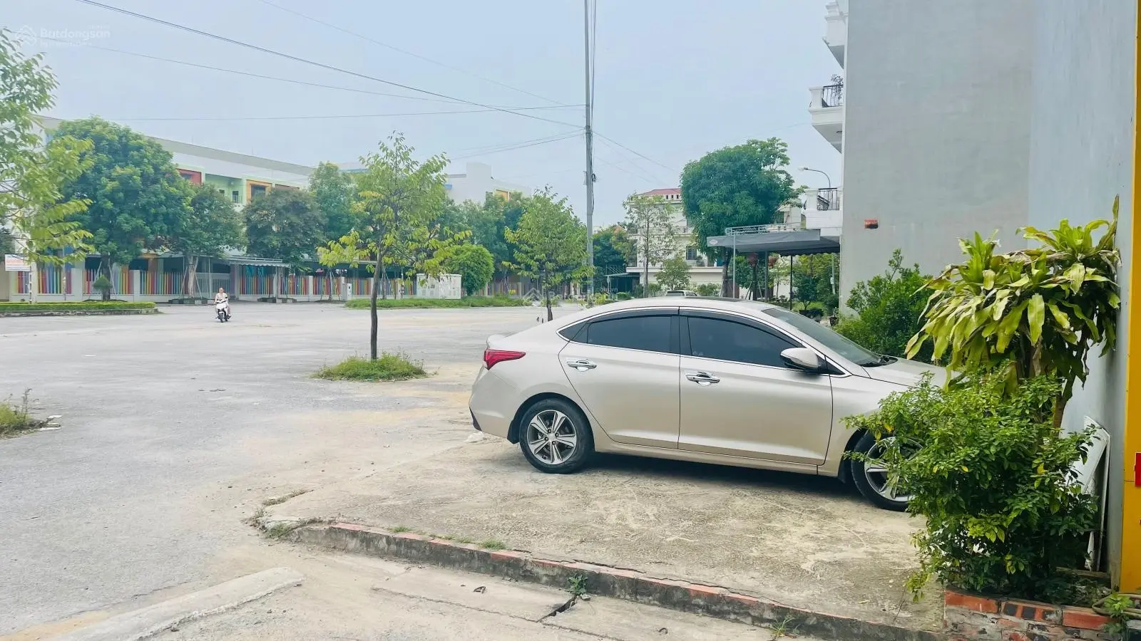 Bán lô đất 2 mặt tiền phường Đông Vệ, cạnh trường, chợ. Đường 40m
