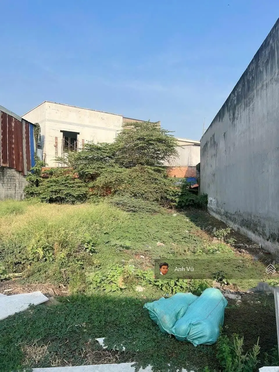 Cần bán gấp lô đất MTĐ Bạch Đằng, gần THCS Bình Phú, Long Đức Trà Vinh. DT 120m2 giá 450triệu. SHR