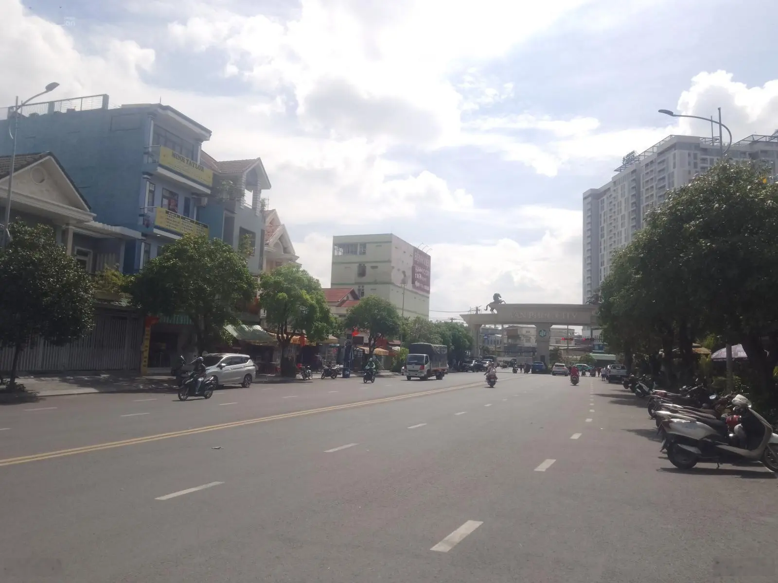 HIẾM , biệt thự phố 4 tầng đường đinh Thị thi khu đô thị vạn Phúc P hiệp Bình Phước thủ Đức rất VIP