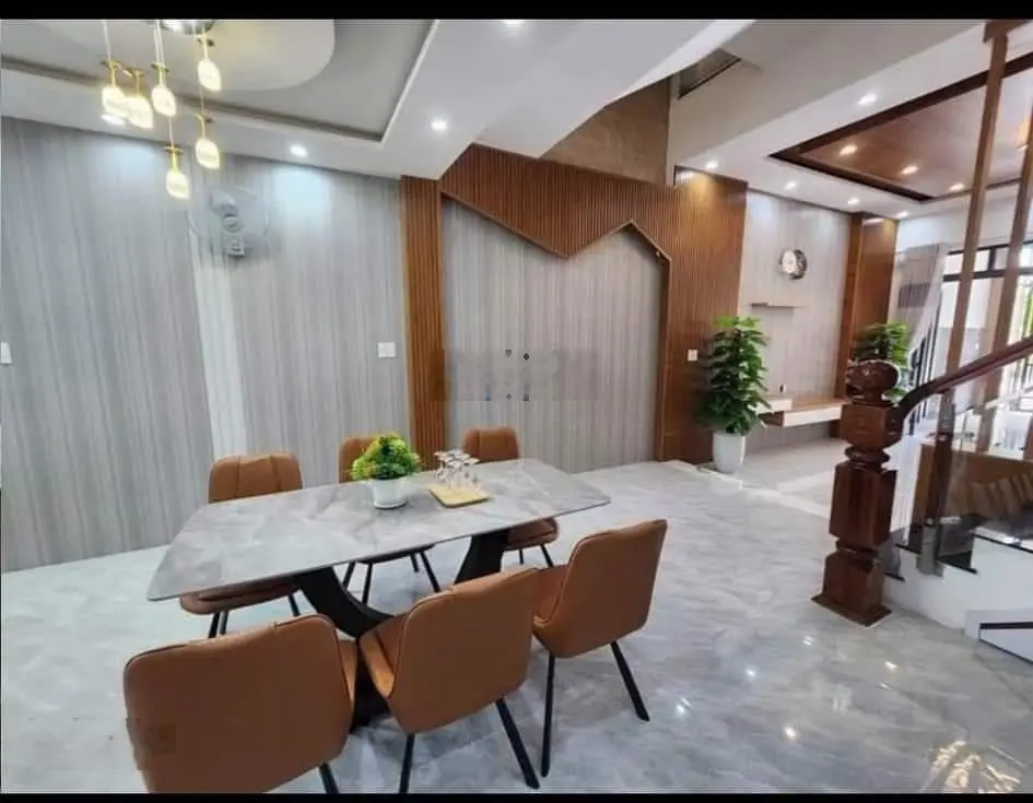 Bán nhà đẹp 4 tầng, mặt tiền đường Bàu Năng, Hòa Minh, Liên Chiểu, Đà Nẵng