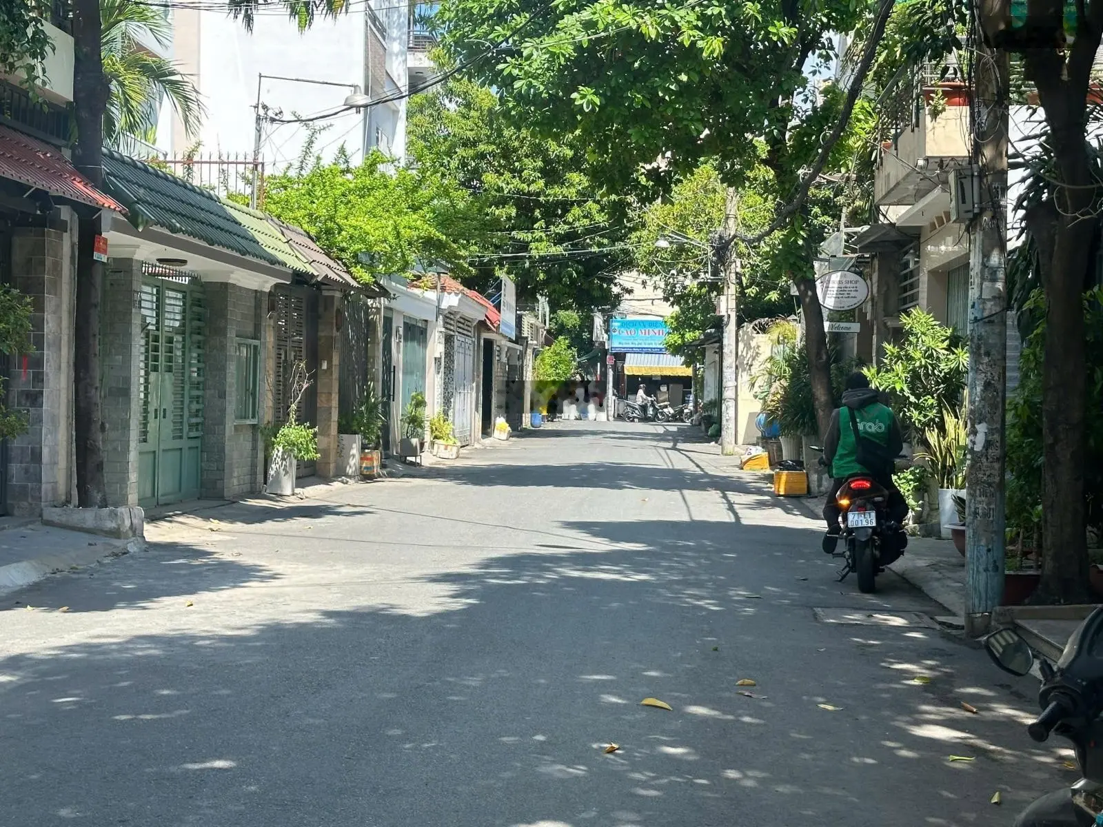 Cần Bán Căn Nhà 1 Sẹc Hẻm Kinh Doanh Đường Lê Thị Hồng , Phường 17