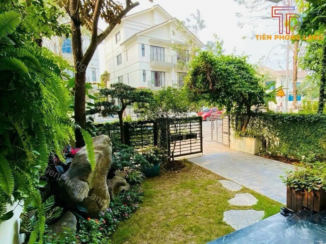 Chủ cực nét chuyển nhượng nhanh liền kề 93m2 chỉ với nhỉnh 16,x tỷ tại Vinhomes Thăng Long