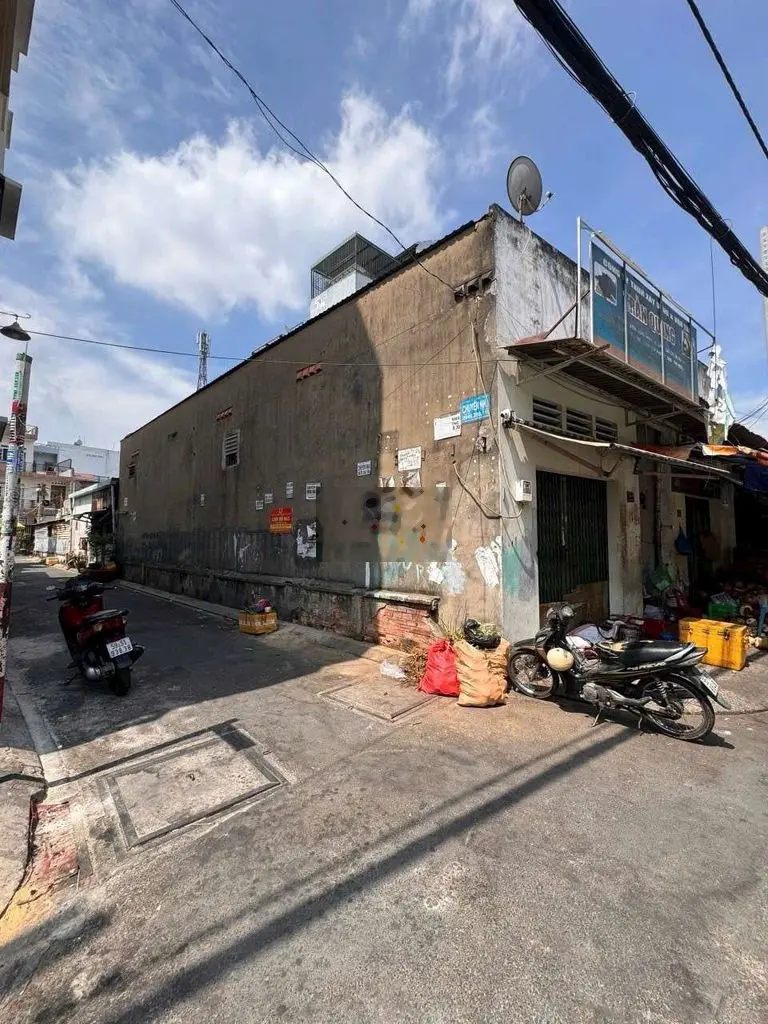 Bán nhà mặt tiền phường Tân Quý , cấp 4 , 55m2 , giá 6.9 tỷ