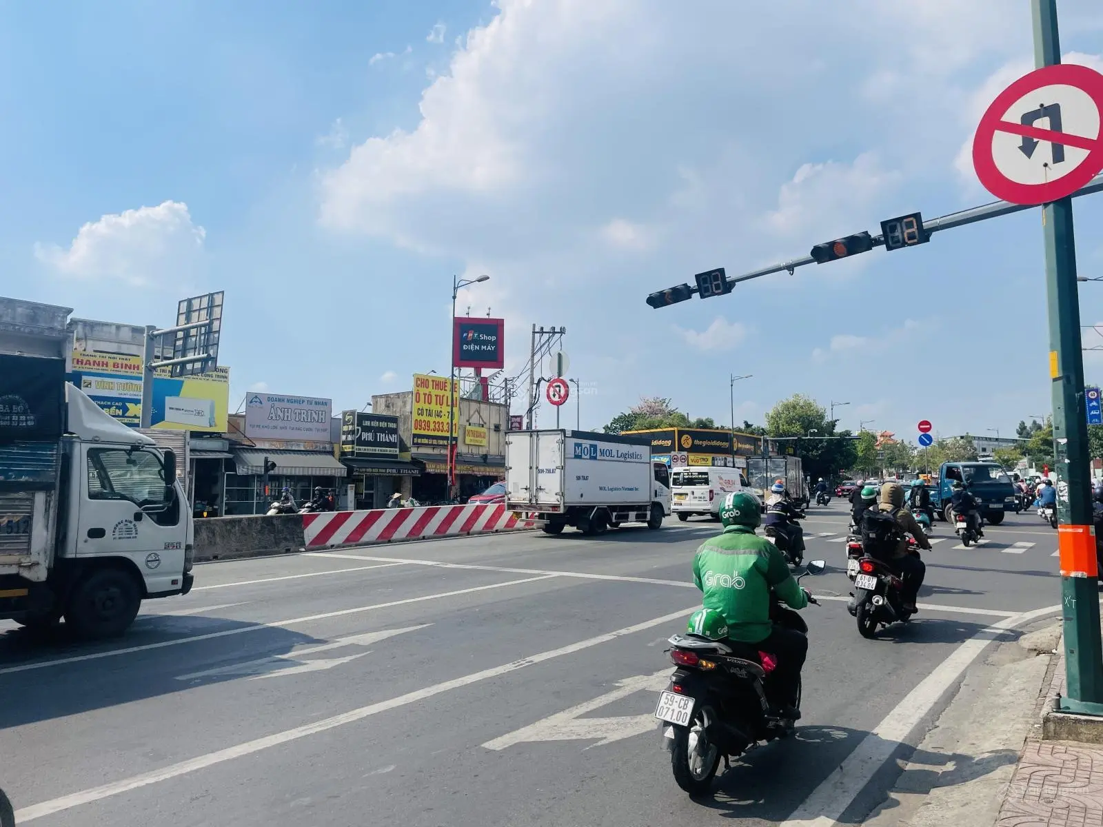 Mặt tiền kinh doanh đại lộ PVĐ, 79.1m2 2 tầng 4PN rộng 5.6m chỉ 7 tỷ