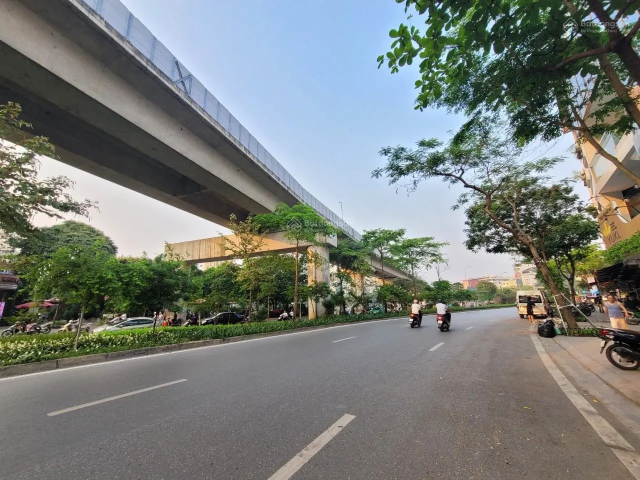 Hiếm - Bán nhà phố Hoàng Cầu, Ô chợ Dừa, Đống Đa, 58m2* mặt tiền 4.2m, ô tô vào nhà