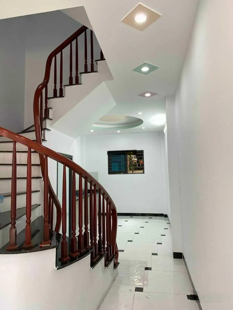 Chính chủ bán nhà 5 tầng ngã tư Đại Mỗ, Vạn Phúc, Hà Đông 42m2 giá nhỉnh 5 tỷ