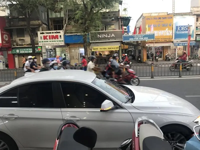 Mặt tiền Đinh Tiên Hoàng (Lê Văn Duyệt), 3 tầng, khu kinh doanh sầm uất