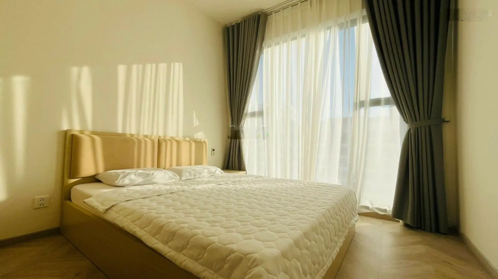 Sang lỗ bán gấp căn hộ 2PN2WC full nội thất cao cấp view thoáng đẹp tại Masteri Centre Point Q9