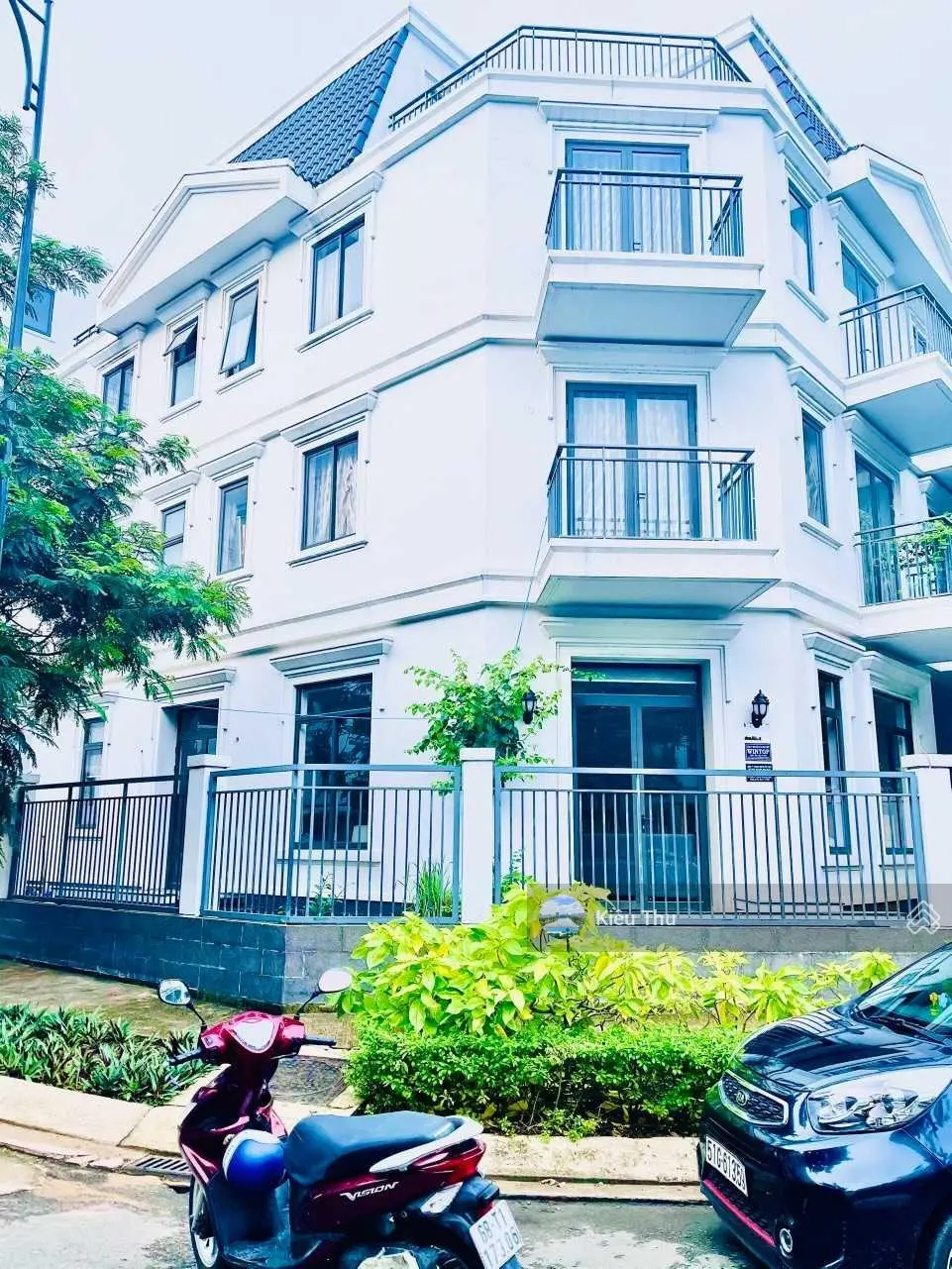 Lakeview City bán gấp căn góc sân vườn 2 mặt tiền dt8x20m vị trí đẹp gần hồ giá 25 tỷ Lh 0902 872 ***