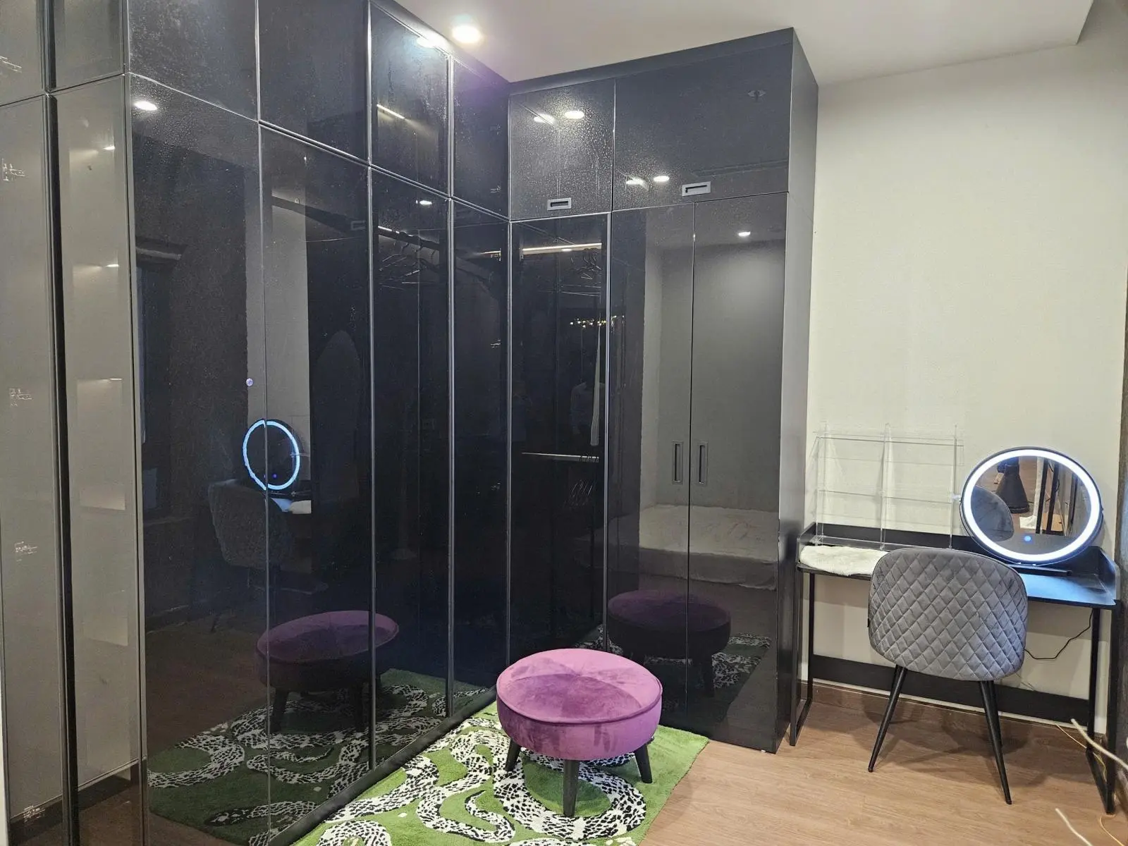 Bán căn hộ cao cấp 88m2 thiết kế 2 ngủtại the matrix one. căn hộ tầng trung, siêu siêu hiếm.