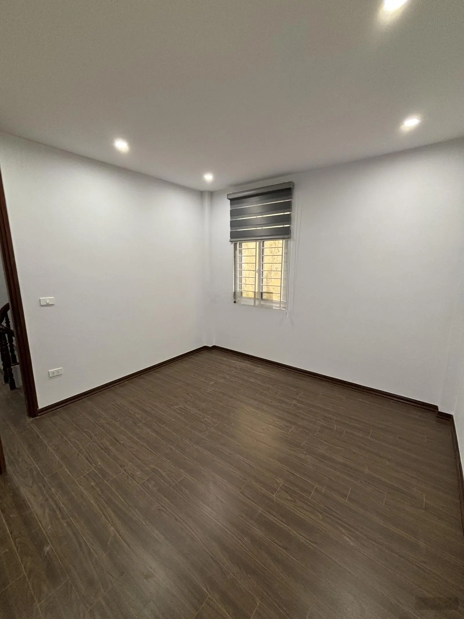 Nhà vũ tông phan ô tô đỗ cửa - lô góc chói sáng 52m2 x 5 tầng x 8.85 tỷ