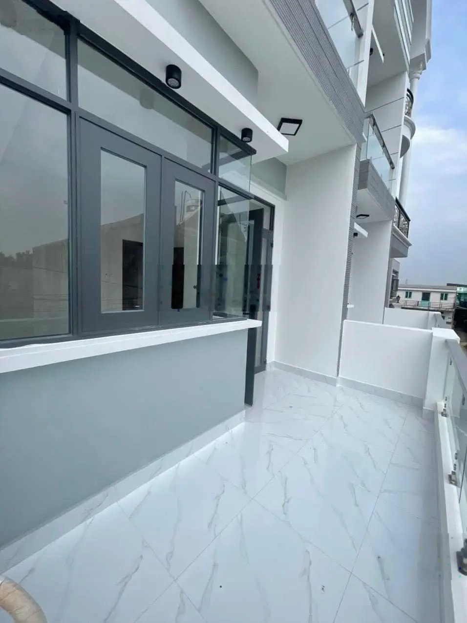 Kẹt tiền bán gấp nhà xây mới 2 lầu Lê Văn Lương