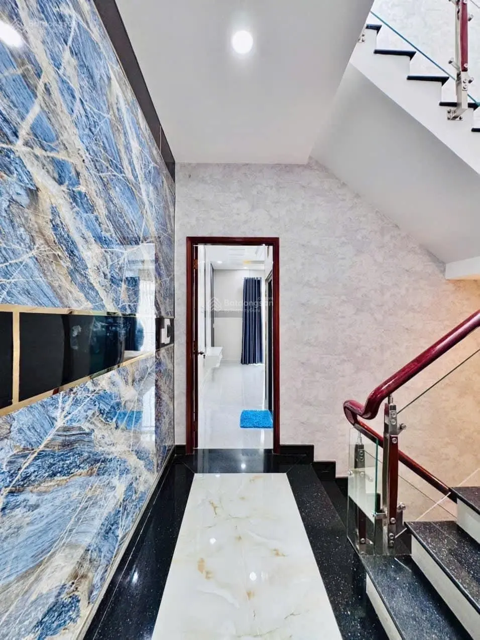 Chính chủ cần bán nhanh nhà đẹp Nguyễn Văn Nghi- GV. DT: 64m2. GIÁ 3TỶ560. Cho thuê 18tr/th. Sổ sẵn