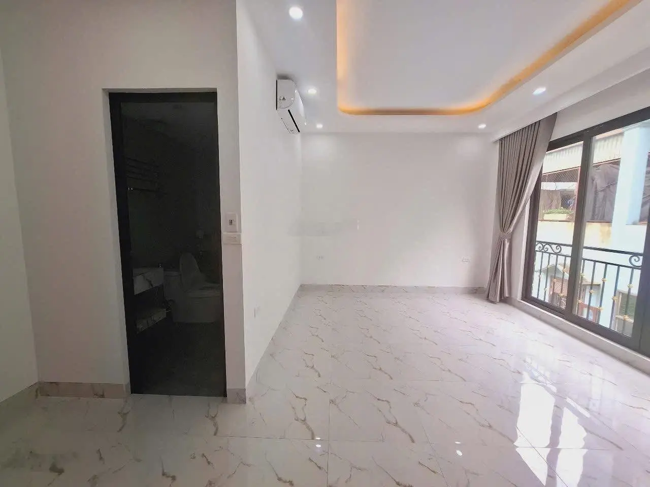 Nhà mới đường 18m - mỗ lao vị trí siêu đẹp 5 tầng thang máy - mt 6.4m