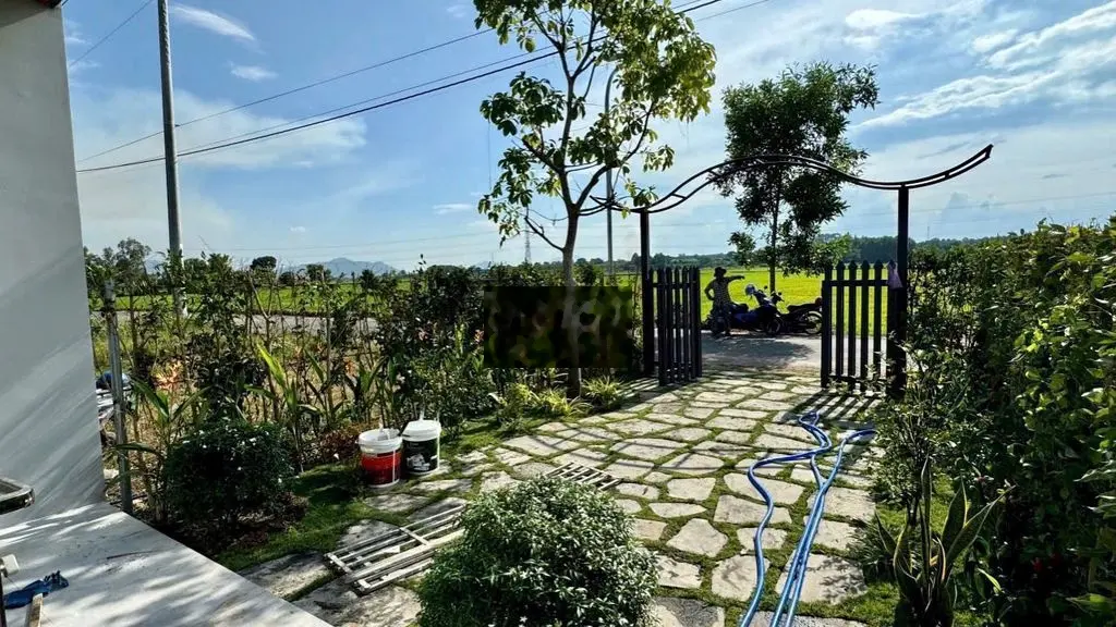 BÁN CĂN NHÀ MT ĐƯỜNG NHỰA SÁT TT ĐẤT ĐỎ GIÁ CHỈ 1 tỷ 290 tl