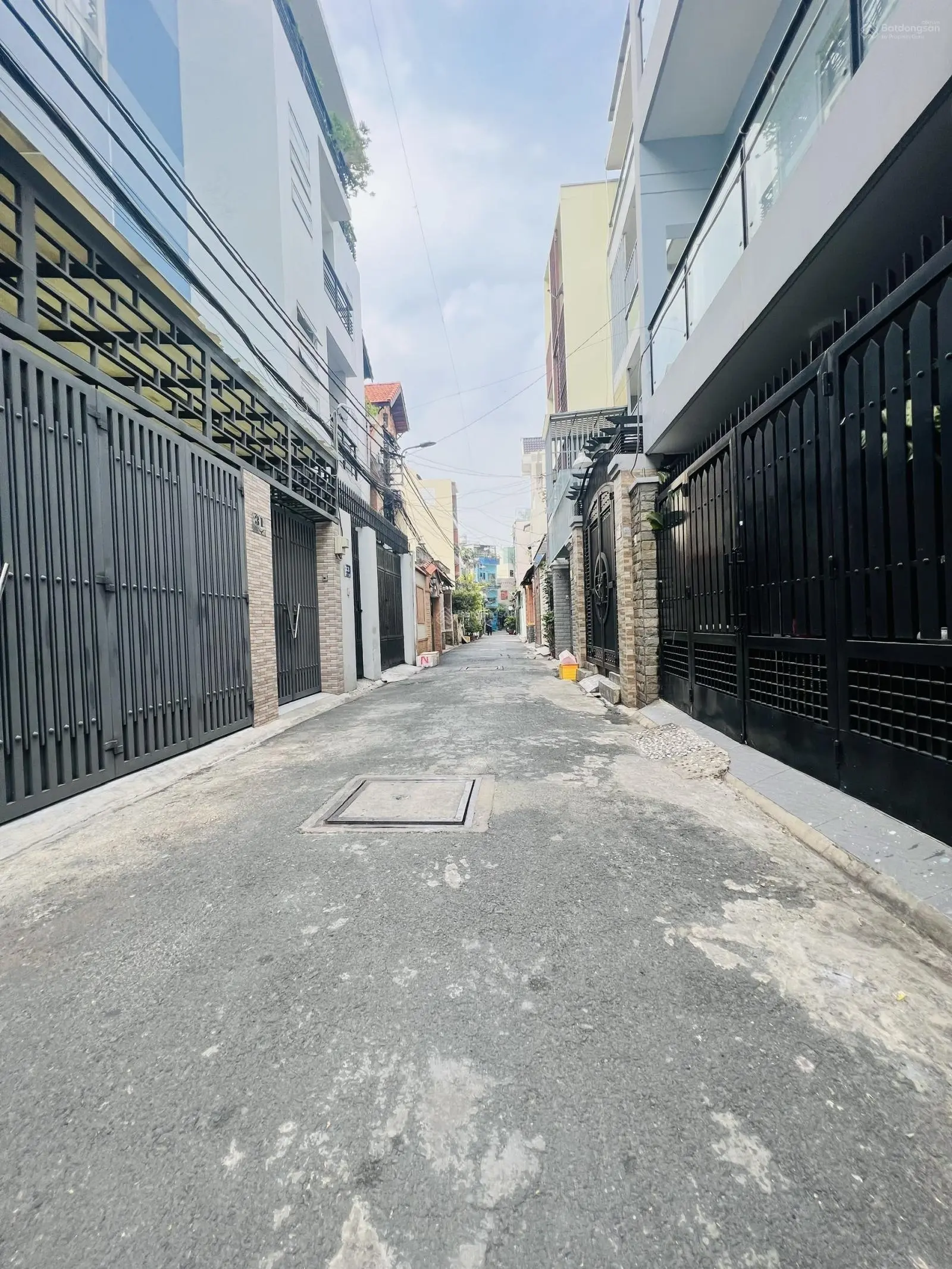 Bán Nhà Riêng 93M2 (5.2x18) ,Gần Ngã 4 Bảy Hiền , Hẻm Xe Hơi , P12. Tân Bình ,Chỉ Hơn 10 Tỷ