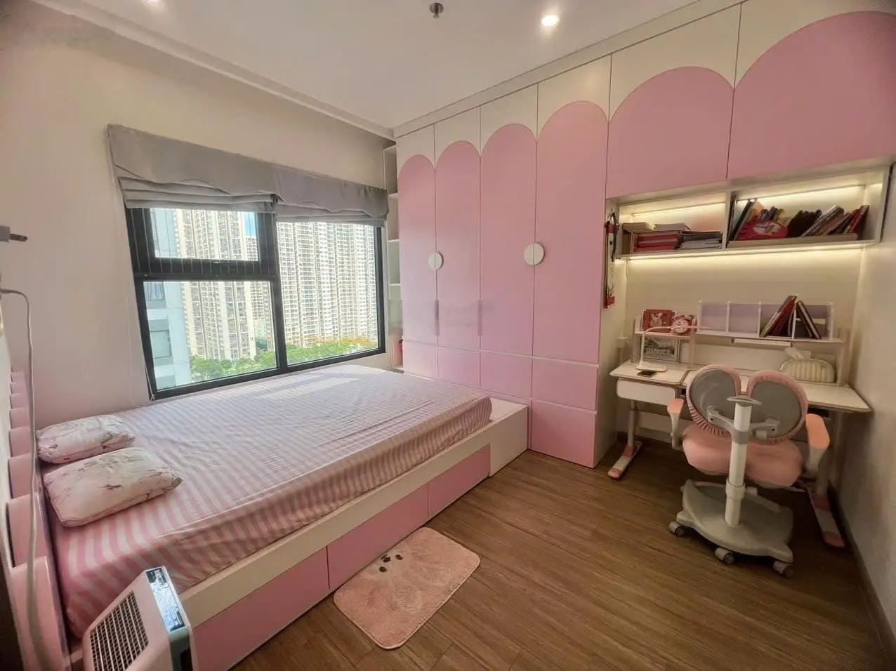 Chính chủ bán căn 3PN 75m2 tòa S402 Vinhomes Smart City Tây Mỗ full đồ sẵn sổ. Giá: 4,4 tỷ bao phí