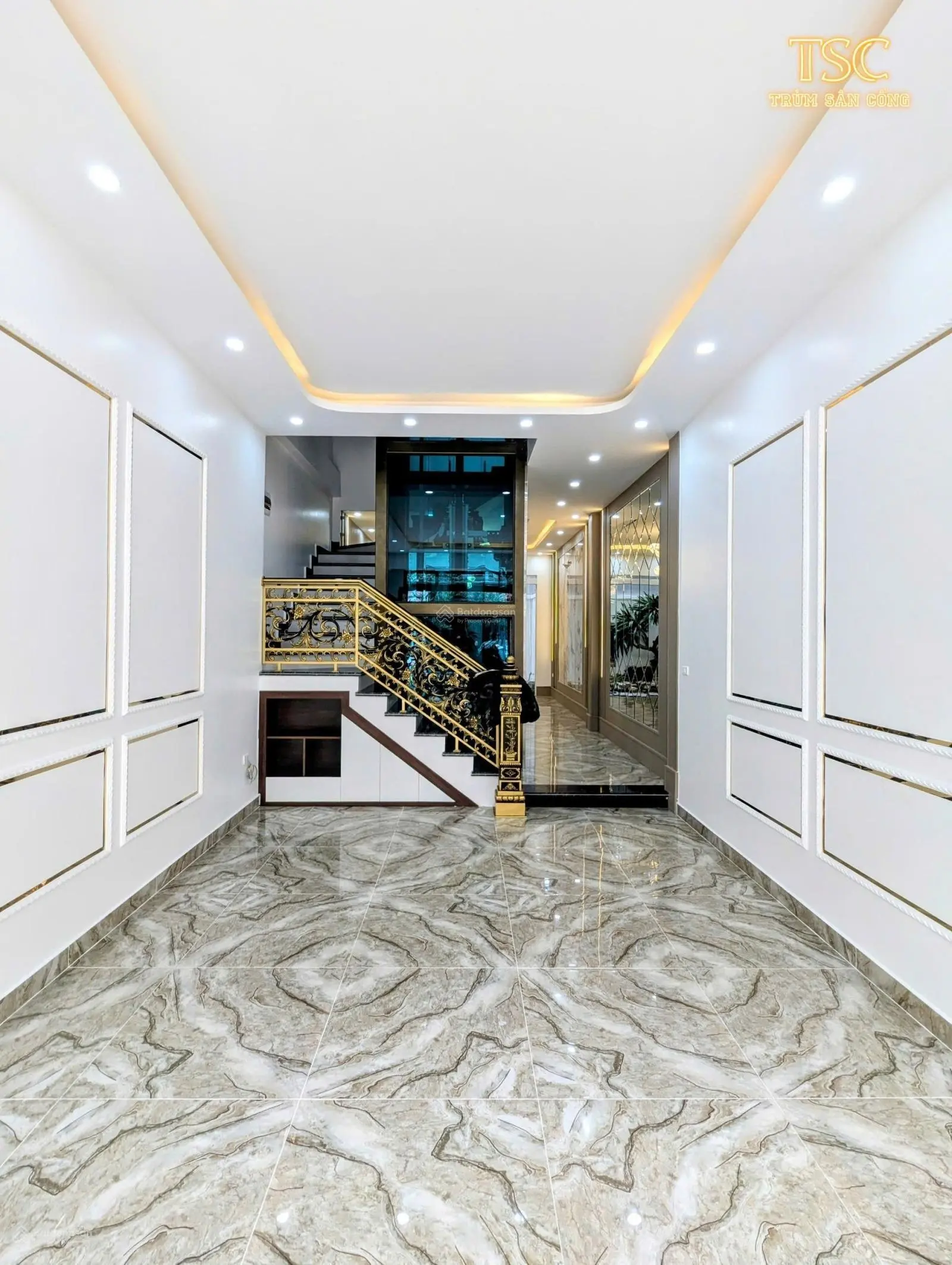Bán nhà 5 tầng phố 193 Văn Cao. Diện tích: 80m2 x 5 tầng có thang máy, vị trí đẹp