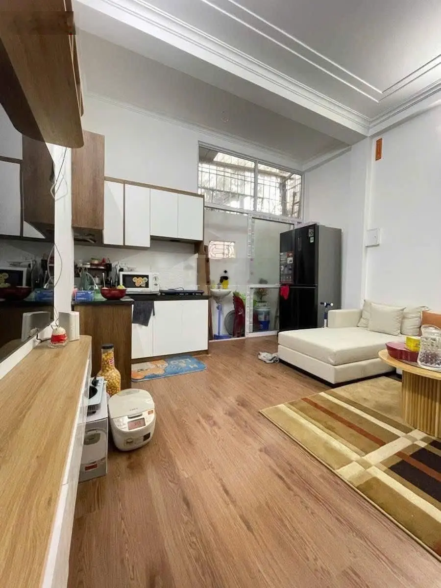 Bạch Mai, Hai Bà Trưng. DT 31m² x 4 tầng, MT 4,6m, giá 5,4 tỷ. Ngõ nông gần phố.